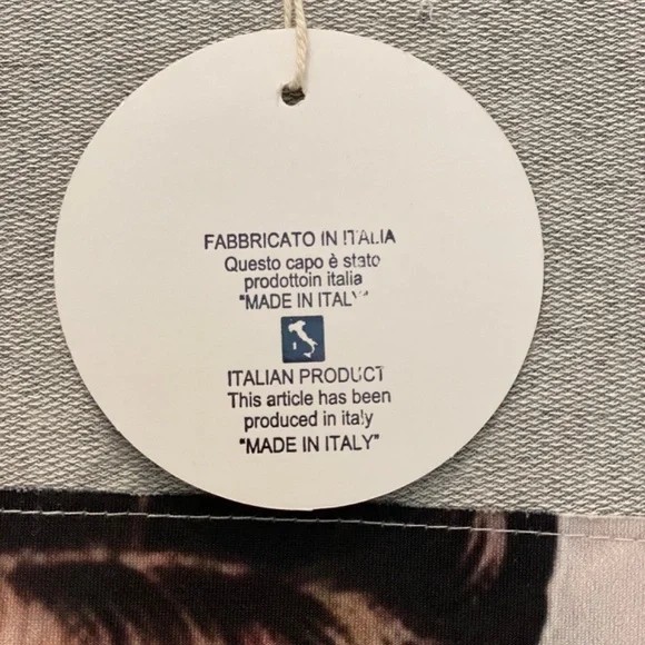 Beautiful Italian Top - Picture 2 of 4